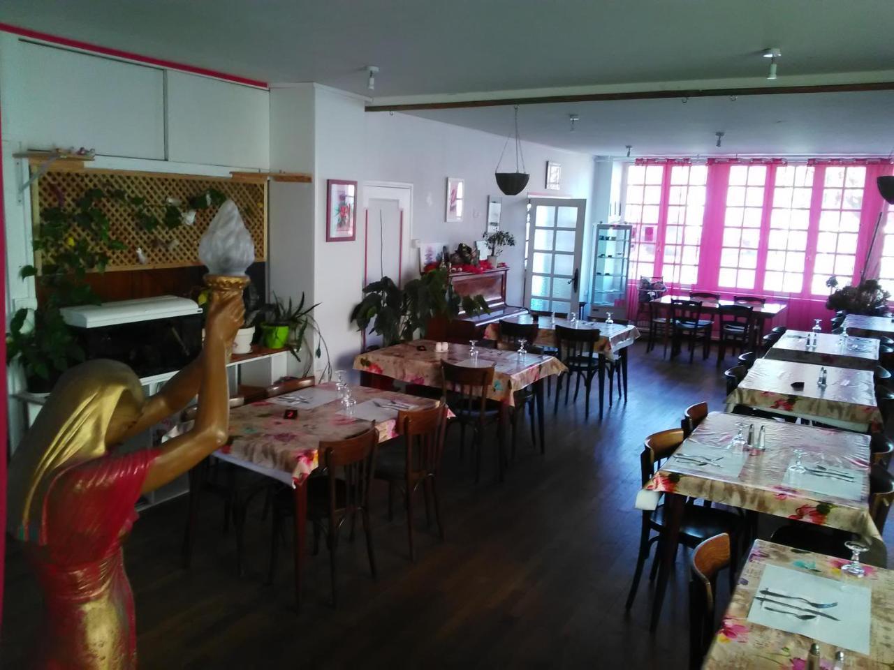 Le Relais De La Marche Otel Aigurande Dış mekan fotoğraf