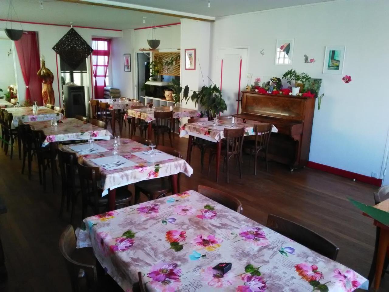 Le Relais De La Marche Otel Aigurande Dış mekan fotoğraf